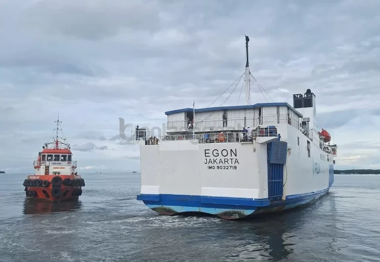 Keberangkatan KM Egon pada 13 dan 16 Maret mendatang diprediksi bakal penuh penumpang mengingat tiket sudah tidak tersedia sejak beberapa hari lalu. (ADIEL KUNDHARA/KP)