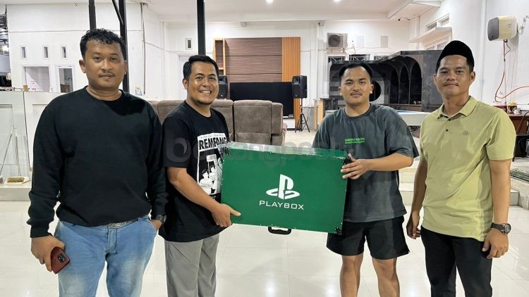 Asep berhasil meraih posisi pertama, diikuti Sapril, Putra, dan Iksan di turnamen seru yang digelar Forum Jurnalis Bontang di Rumah Jabatan Wakil Wali Kota Bontang.