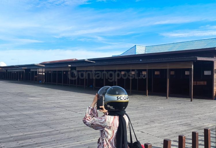 Kios UMKM di Pelataran Bontang Kuala yang rampung dibangun, siap menampung pedagang setelah revitalisasi tahun 2024-2025. (Dwi Kurniawan Nugroho/ Bontang Post)