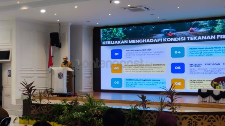 Wali Kota Bontang Neni Moerniaeni menyampaikan pembatalan proyek multiyears Waduk Kanaan saat Musrenbang, Selasa (7/4/2026).