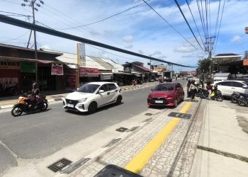 Dua Pekan Dibiarkan, Kabel Menjuntai di Pisangan Bontang Bikin Resah Warga