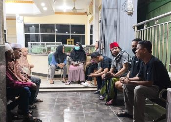 Puluhan Warga Tagih Uang di Toko Emas Berebas Tengah, Dugaan Investasi Bodong Mencuat