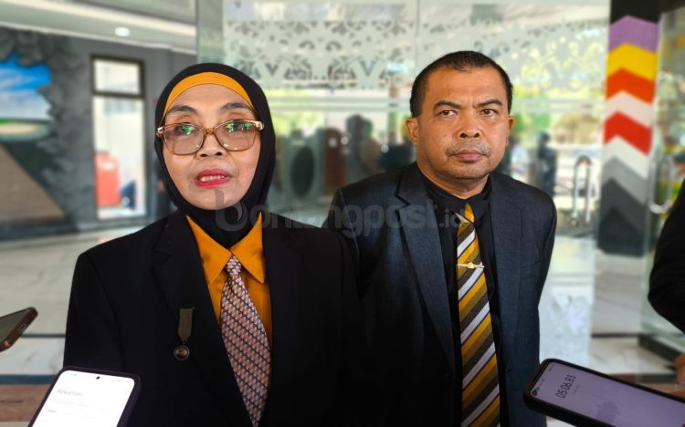 Wali Kota Bontang Neni Moerniaeni menjelaskan alasan pembatalan program Kartu Bontang Pintar. (Nasrullah/Bontang Post)