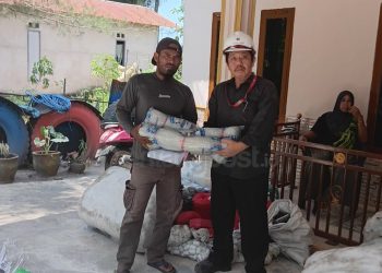 PT EUP Salurkan Bantuan Alat Tangkap untuk Nelayan Santan Ilir