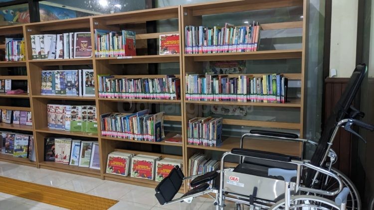 Fasilitas ramah disabilitas di Perpustakaan Bontang. DPK terus meningkatkan standar layanan inklusif untuk memudahkan akses bagi penyandang disabilitas.