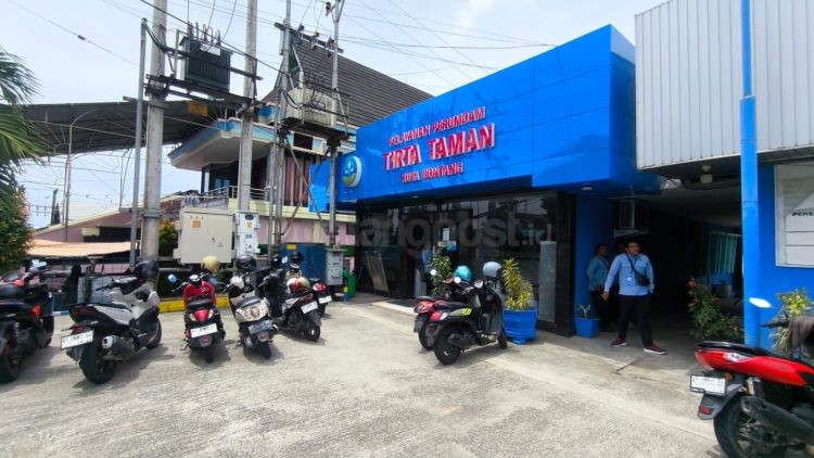 Situasi Kantor PDAM Tirta Taman di Jalan Brigjen Katamso terpantau kondusif, dengan pelayanan tetap berjalan normal. (Dwi Kurniawan Nugroho/Bontang Post)