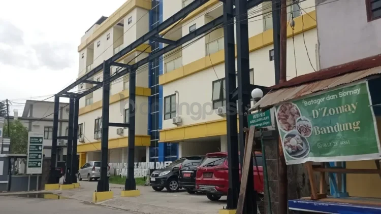 Bangunan RS Taman Sehat yang berlokasi di Gang Pencak Silat 5, Api-Api, ini akan dikembangkan pada tahun ini. (ADIEL KUNDHARA/KP)