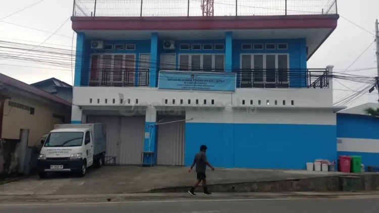 Dapur MBG di Berebas Tengah ini masih bermasalah terkait IPAL sehingga terkena penyetopan operasional sementara. (ADIEL KUNDHARA/KP)