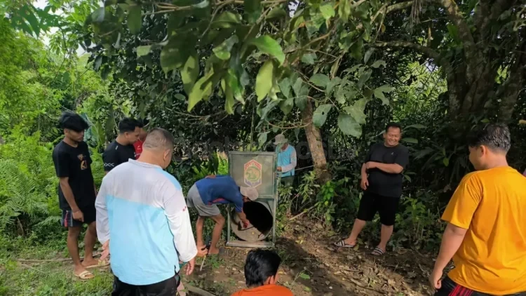 BKSDA Kaltim memasang kandang jebak untuk menangani kemunculan beruang madu di Desa Marah Haloq, Kecamatan Telen, Kutai Timur. (DOK/BKSDA KALTIM)