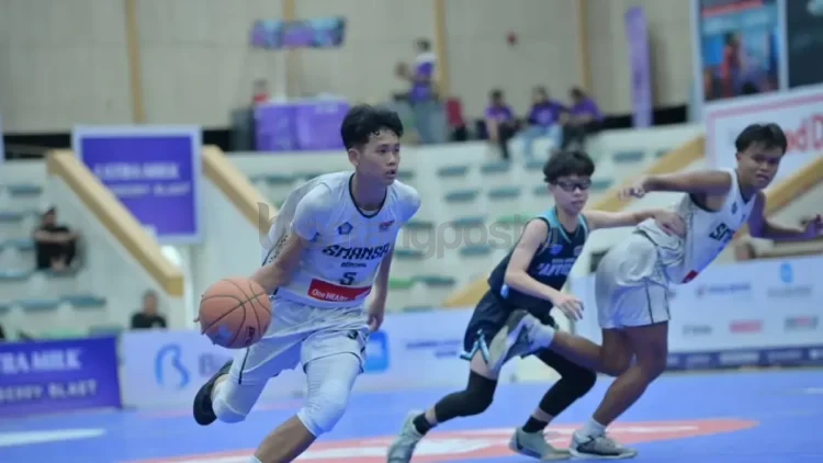 Otak permainan SMA 1 Bontang pada gelaran DBL, Februari silam, dipegang oleh Muhammad Geraldi Nugroho. DOK/KP