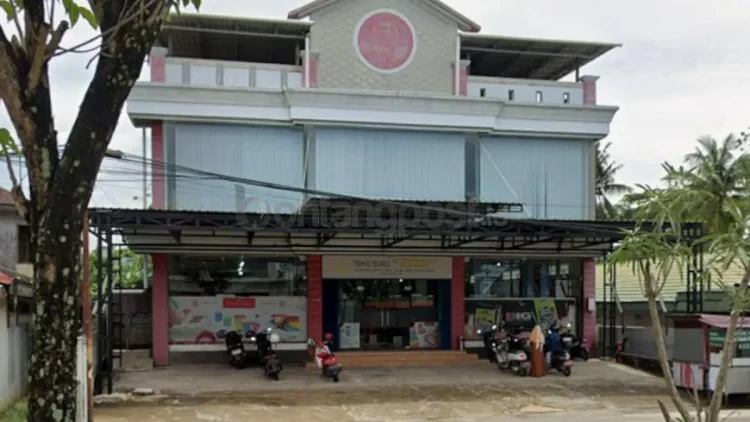 15 jenis usaha di Kota Bontang ini telah didata untuk menjadi wajib pajak parkir oleh Bapenda Bontang. Ini salah satunya. FOTO: ADIEL KUNDHARA/KP