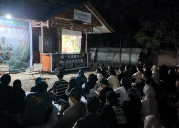 Ratusan Warga Nobar Film Pesta Babi di Kutim, Soroti Ancaman Tambang dan Sawit terhadap Hutan
