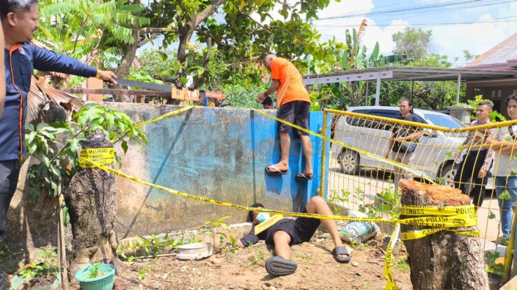 Polres Bontang menggelar rekonstruksi kasus pencurian mangga di Api-Api yang menewaskan Ri dan disaksikan langsung pihak keluarga korban. (Nasrullah/ Bontang Post)