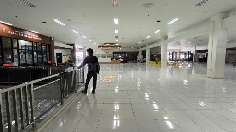 Suasana Mal Pelayanan Publik (MPP) di lantai 4 Pasar Taman Rawa Indah, Bontang. Pemkot menilai lokasi pelayanan belum optimal dan belum representatif. (Nasrullah/Bontang Post)