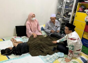 Wawali Bontang Jenguk Personel Damkar yang Sakit, Perkuat Kepedulian Lewat Program Tengok Tetangga