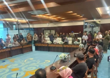 Aliansi Masyarakat Desak Rudy Mas’ud Pilih Mundur atau Dukung Hak Angket