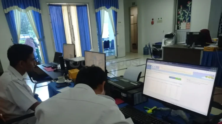 Calon siswa baru di Bontang diimbau mulai memahami alur registrasi digital SPMB yang akan dibuka serentak pada 8 Juni 2026 mendatang. (FOTO: ADIEL KUNDHARA/KP)