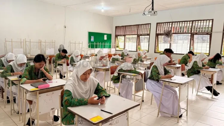 Rencana penambahan rombel untuk tahun ajaran baru pendidikan nanti jenjang SMA mendapatkan penolakan dari sekolah swasta. (ADIEL KUNDHARA/KP)