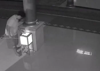 Kotak Amal Musala An-Naim Bontang Dibobol, Aksi Pelaku Terekam CCTV 