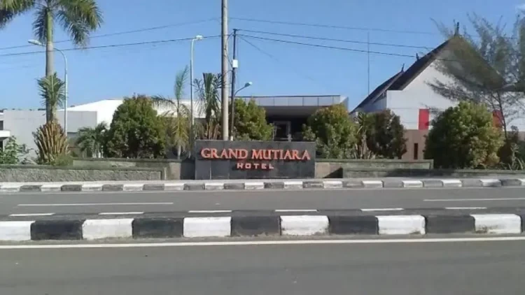 Pemkot Bontang sebelumnya menawarkan Hotel Grand Mutiara untuk dijadikan lokasi perkuliahan Unhan jika berhasil digaet ke Bontang.