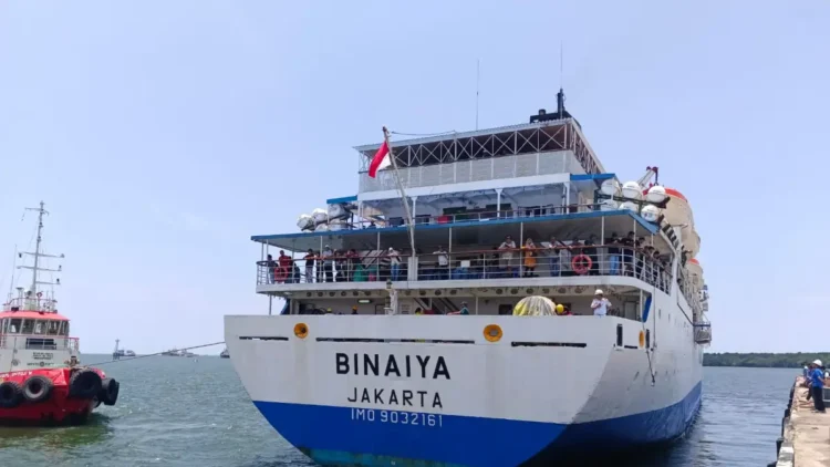 KM Binaiya dipastikan tidak memberikan layanan angkutan di Pelabuhan Loktuan pada pertengahan bulan ini karena masuk perbaikan. (ADIEL KUNDHARA/KP)