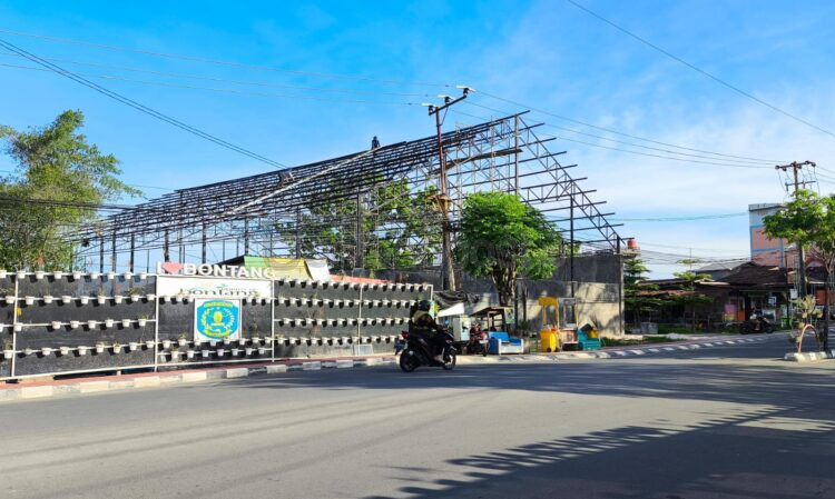 Gedung Koperasi Merah Putih di seberang Gedung Aini Rasyifa. (Nasrullah/Bontang Post)