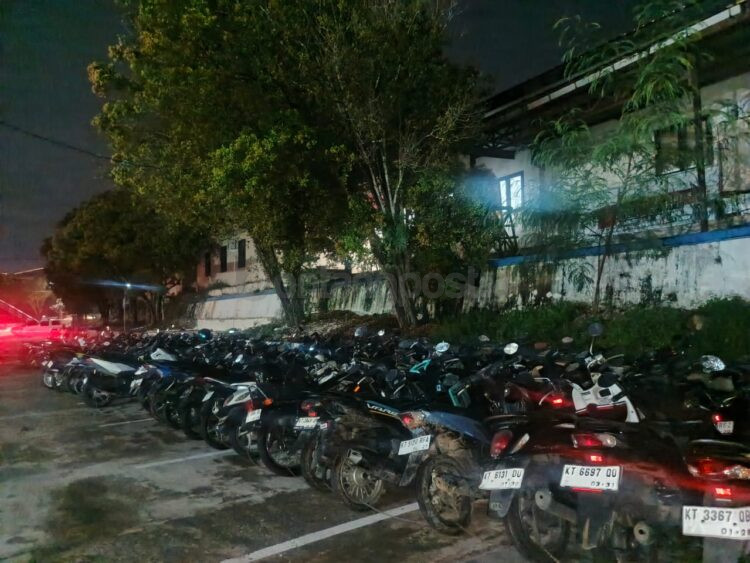 Sebanyak 69 sepeda motor diamankan Satlantas Polres Bontang usai mengikuti balapan liar berbayar di kawasan Bontang Lestari, Minggu (31/5/2026).