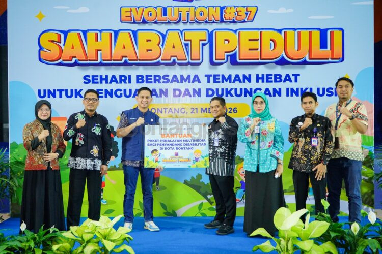 Pupuk Kaltim menyerahkan bantuan  kepada SLB di Kota Bontang sebagai upaya mendukung penguatan pendidikan inklusi dan peningkatan kualitas pembelajaran bagi anak disabilitas.