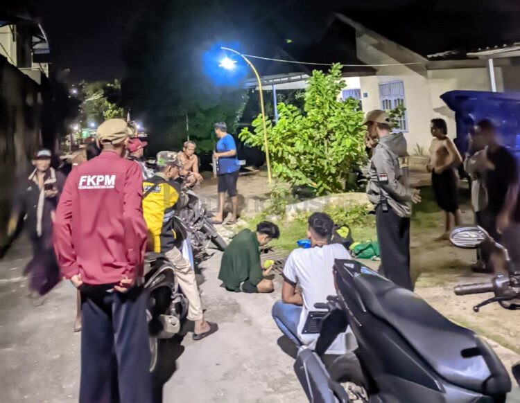 Seorang pemuda yang diduga mencuri buah mangga diamankan warga di RT 14 Kelurahan Bontang Baru, Senin (22/6/2026) dini hari.