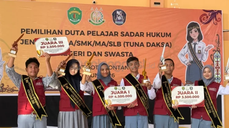 Melalui keunggulan karya siber anti-narkotika berbasis QR Code dan simulasi peran "SPINLAW", tim SMAN 2 Bontang sukses menyabet Juara 1 dan Juara 2.