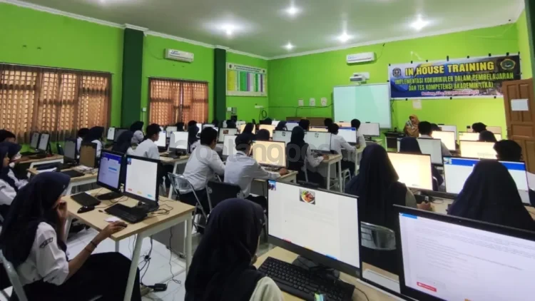 Pelaksanaan TKA di SMP Bontang berhasil mencatatkan prestasi se-Kaltim. (ADIEL KUNDHARA/KALTIM POST)