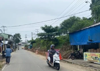 Rekonstruksi Jalan Asmawarman Bontang Mulai Dikerjakan, Drainase dan Bahu Jalan Jadi Prioritas
