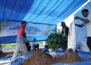 Badak LNG Latih Petani Olah Limbah Jadi Kompos dan Pupuk Organik, Dorong Pertanian Berkelanjutan