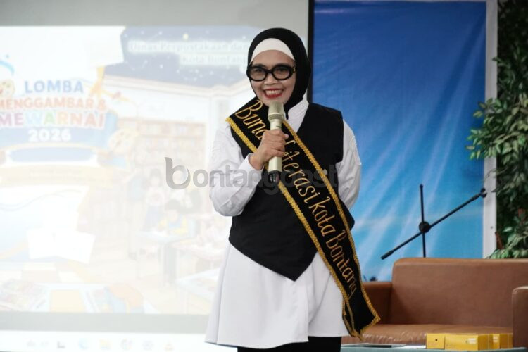Bunda Literasi Kota Bontang, Neni Moerniaeni, mengajak orang tua memanfaatkan masa libur sekolah dengan membawa anak berkunjung ke Perpustakaan Kota Bontang melalui program BERLIAN sebagai alternatif kegiatan edukatif sekaligus mengurangi ketergantungan pada gadget.