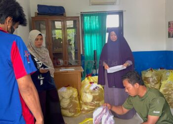 Disdikbud Bontang Mulai Salurkan Seragam Gratis untuk Siswa Baru SD dan SMP