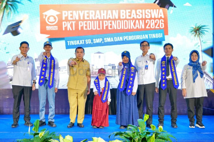 Penyerahan simbolis Beasiswa Pupuk Kaltim Peduli Pendidikan (PKTPP) Tahun 2026 kepada 50 pelajar dan mahasiswa asal Bontang. Total bantuan yang disalurkan mencapai Rp4,6 miliar.