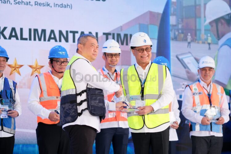 Penghargaan Terbaik Bintang 5 Green and Smart Port ASRI 2026 diberikan kepada Pupuk Kaltim sebagai apresiasi atas transformasi pelabuhan menuju sistem yang lebih ramah lingkungan dan berbasis digital.