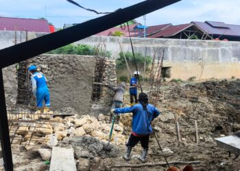 Viral Setelah Diberitakan, Kaki Turap Jalan Tennis Bontang Dibongkar dan Dicor Ulang