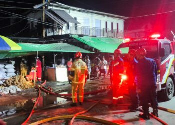 Disdamkartan Bontang Berhasil Cegah Kebakaran Meluas di Dekat Pasar Rawa Indah