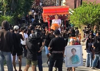 Di Balik Rambu Solo’ Terbesar di Bontang, Kisah Penghormatan Terakhir untuk Tokoh Adat Toraja Ester Madao