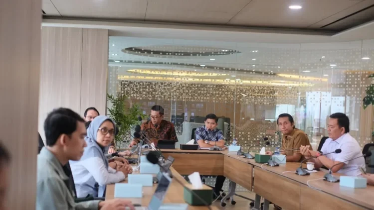 Ketua DPRD Bontang Andi Faizal Sofyan Hasdam Bersama Komisi A DPRD Bontang mendatangi Kemenkes terkait regulasi baru klasifikasi rumah sakit. (ADIEL KUNDHARA/KP)
