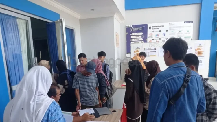 Pendaftar SPMB SMA di Bontang yang tersisih dari pilihan yang ada bisa menyeberang ke SMK sebelum 3 Juli mendatang. (ADIEL KUNDHARA/KP)