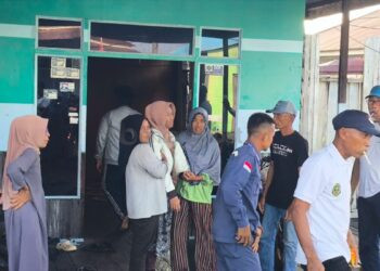 Penantian Berakhir Duka, Istri Jainuddin Tak Kuasa Berdiri saat Hendak Menjemput Jenazah Suaminya