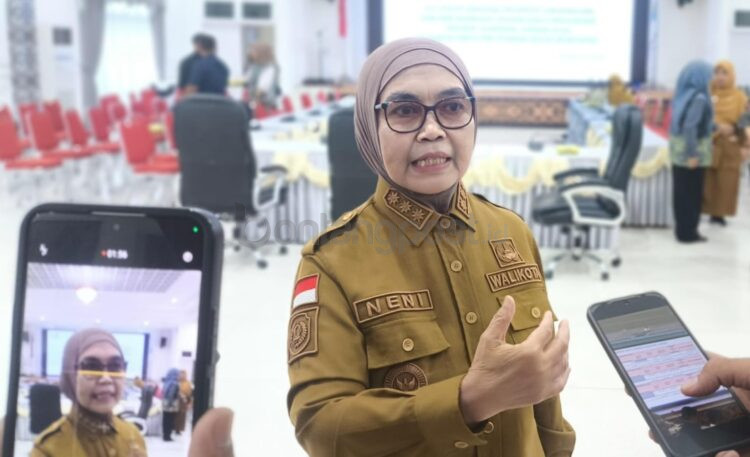 Wali Kota Bontang Neni Moerniaeni. (Nasrullah/Bontang Post)