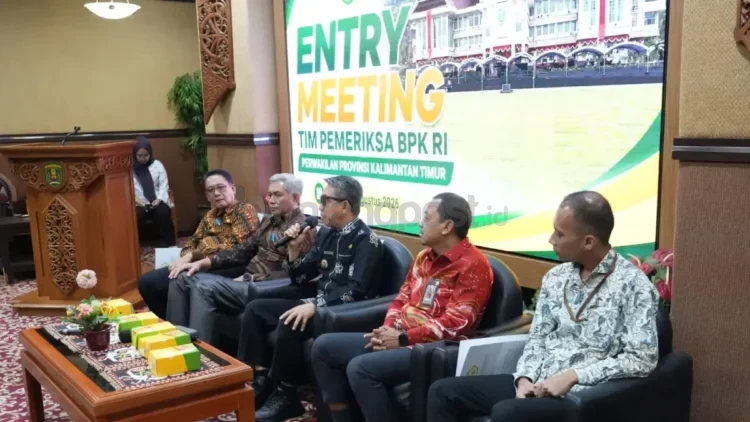 Pemkab Kutim menerima Tim BPK RI Perwakilan Kaltim untuk pemeriksaan kepatuhan lingkungan, kehutanan, dan kegiatan usaha pertambangan TA 2021–Triwulan III 2026, Kamis (27/8).