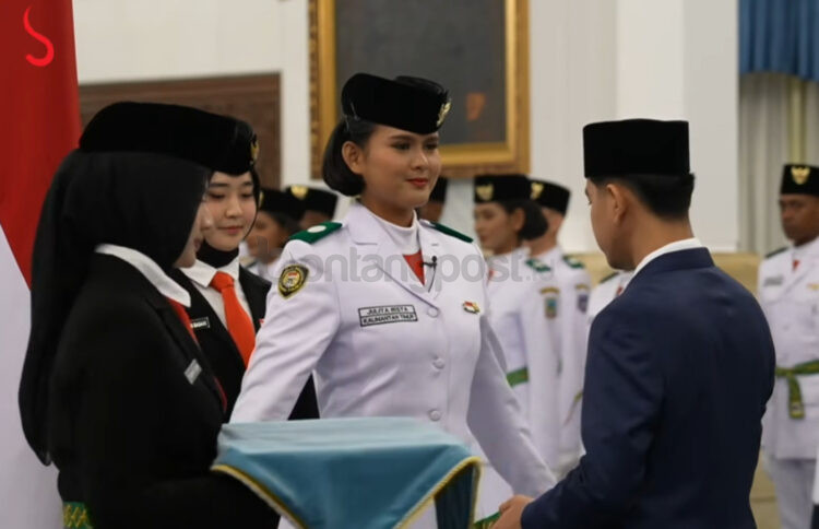 Julita Rista Lestari asal Kaltim menjadi pemimpin Upacara Pengukuhan Paskibraka di Istana. Simak daftar lengkap 76 Paskibraka Nasional 2026.