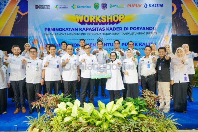 Pupuk Kaltim menyerahkan bantuan program pencegahan dan pengendalian stunting kepada Pemkot Bontang.