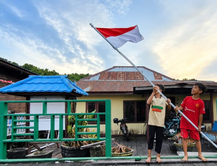 Bangunan yang disebut sebagai kantor polisi pertama Bontang di Bontang Kuala kini terbengkalai. Pemkot berencana meninjau dan menghidupkan kembali nilai sejarahnya. (Nasrullah/ Bontang Post)