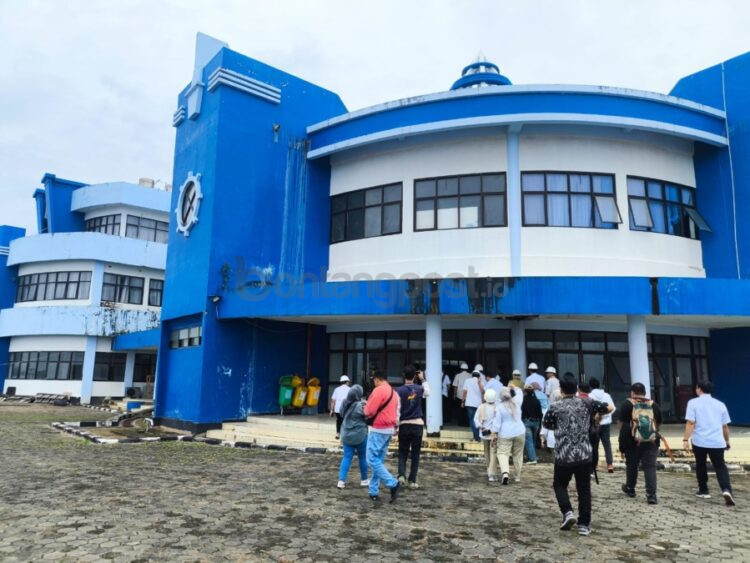 Kantor PT Laut Bontang Bersinar (LBB) yang beroperasi di kawasan Pelabuhan Loktuan, Bontang. (Dwi Kurniawan Nugroho/Bontang Post)