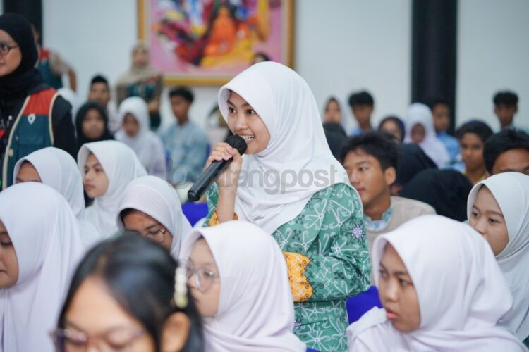 Pupuk Kaltim menggelar GEMA SEHAT dan memberikan edukasi pencegahan diabetes sejak dini kepada 150 pelajar SMA sederajat di Kota Bontang.